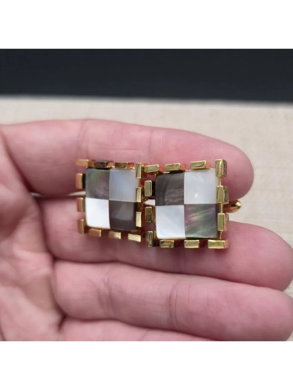 Vintage Gold Tone Mother of Pearl Checkerboard Square Cufflinks Mens Jewelry A80